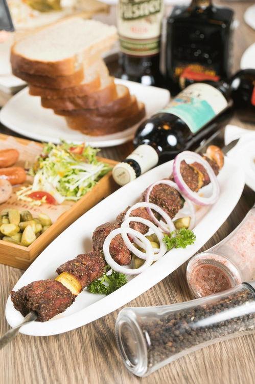 红场飞龙吃烤红瓜,一场视觉与味觉的双重盛宴