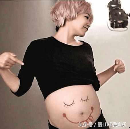 哪个明星怀孕了,幸福满满！