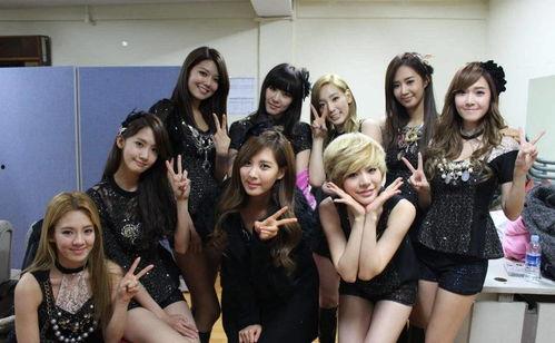 西宁女孩吃瓜事件,一场吃瓜引发的社交风暴